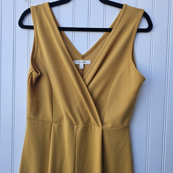 Active USA Elegant Mustard Yellow Jumpsuit Womens Medium - Picture 3 of 4